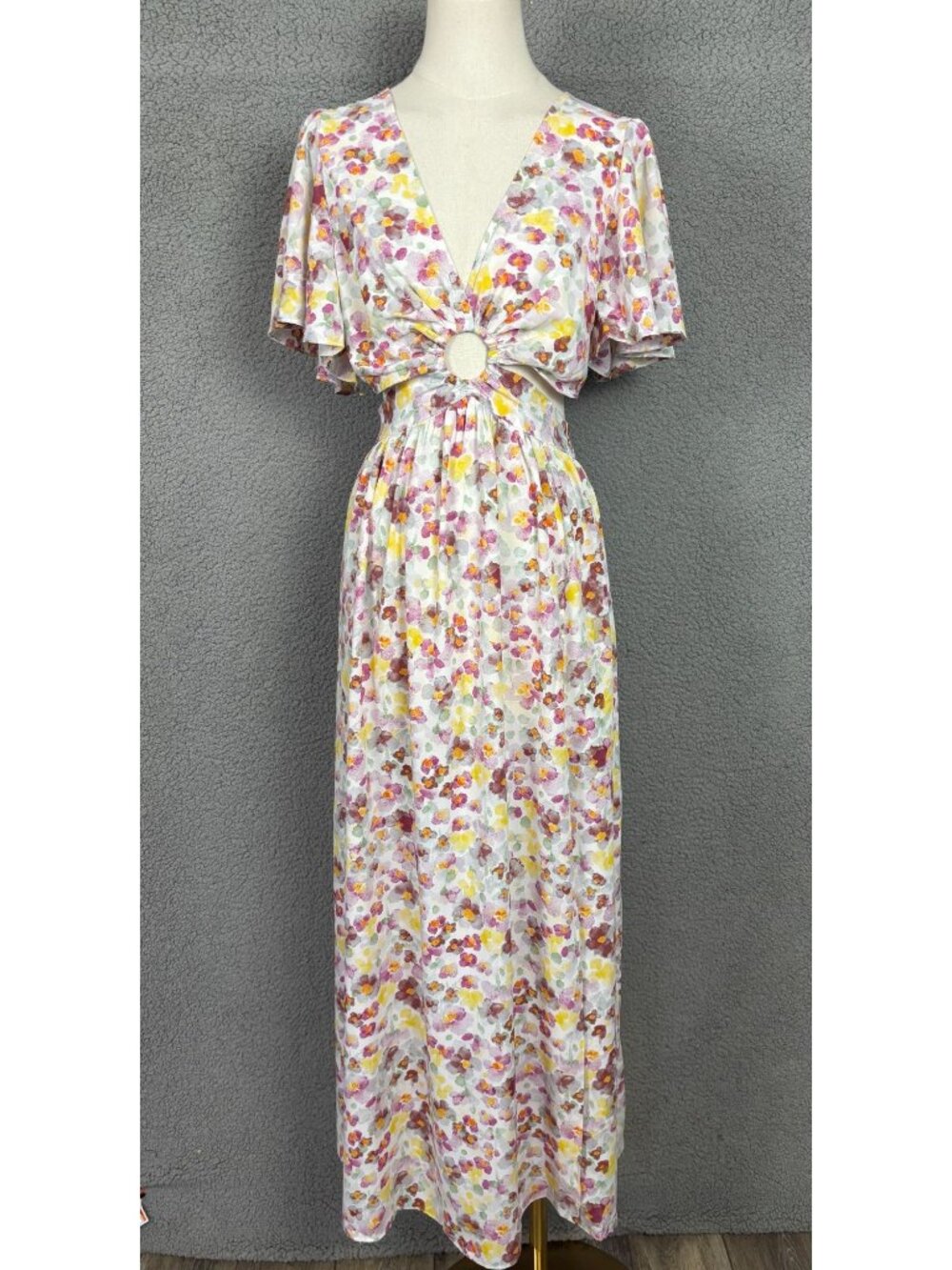 Floral V-Neck Maxi Dress With Flutter Sleeves Ring Detail Open Back Small NWOT's
